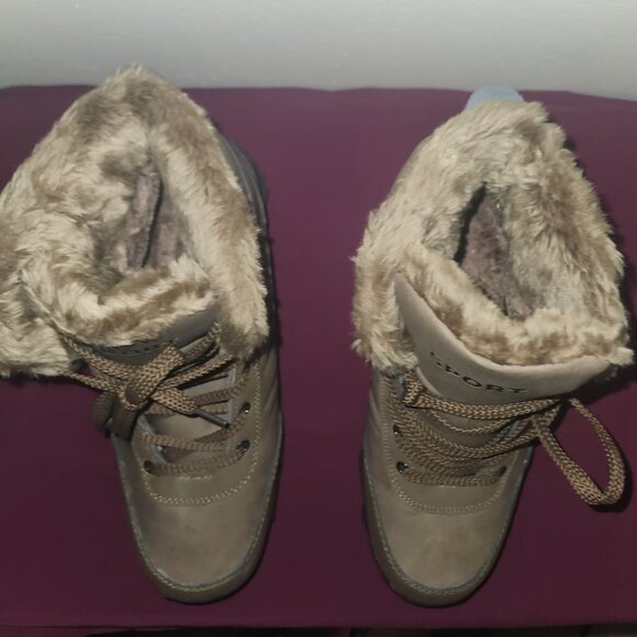 Men Sport Winter Boots Excellent Condition Faux Fur Lining Size 12/EU 45 - Picture 2 of 8